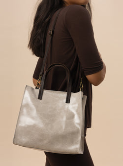 SHOPPER IN PELLE LAMINATA IN 3 COLORI