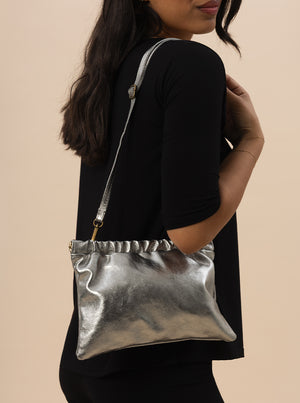 POCHETTE IN PELLE LAMINATA