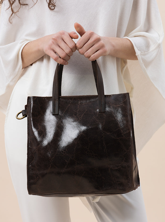 SHOPPER IN PELLE LAMINATA IN 3 COLORI