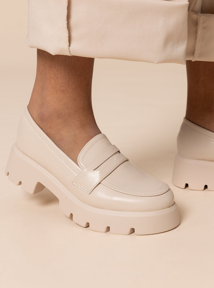 MOCASSINI LEGGERI BEIGE
