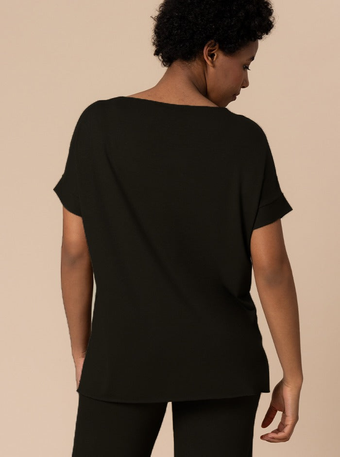 T-SHIRT CON SPACCHETTI  NERA
