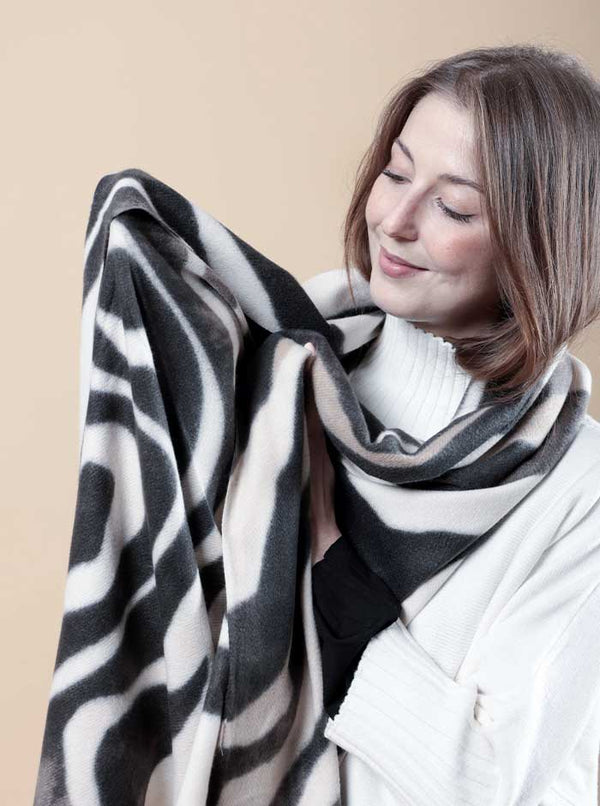 STOLA FANTASIA ZEBRA IN 2 COLORI