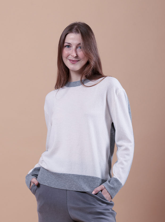 MAGLIA BICOLORE GRIGIO E LATTE