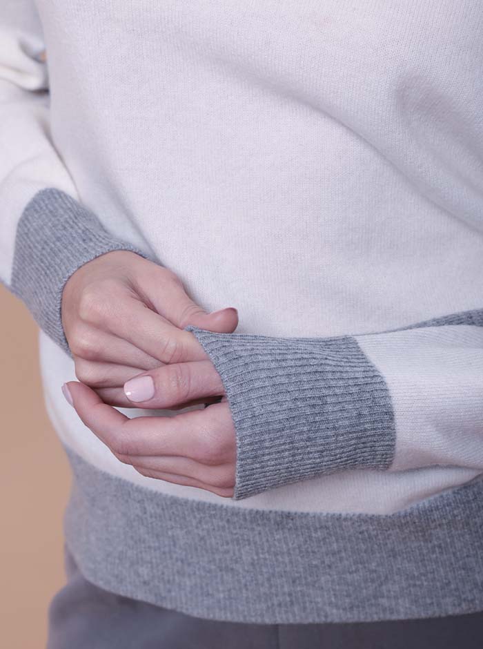 MAGLIA BICOLORE GRIGIO E LATTE